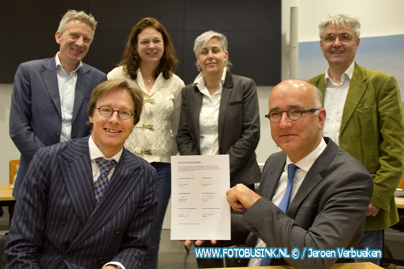 Participanten en statushouders ondertekenen plan van aanpak huisvesting, integratie en participatie in Papendrecht.