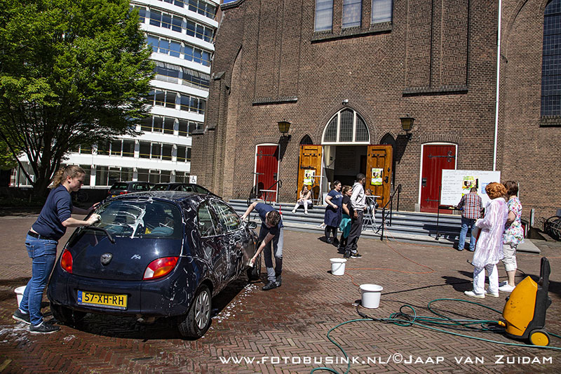 M25 organiseert carwash actie bij Sint-Antoniuskerk