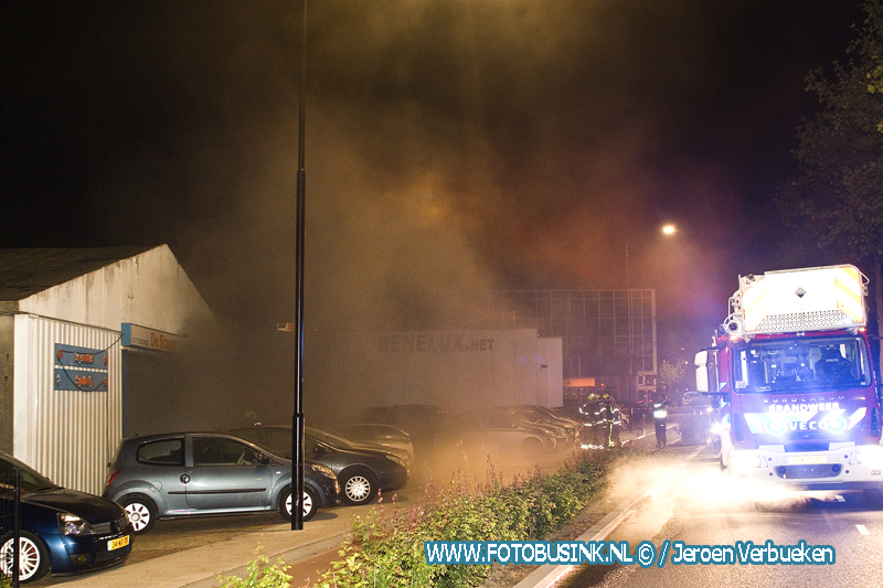 Middelbrand aan de Merwedestraat in Dordrecht.