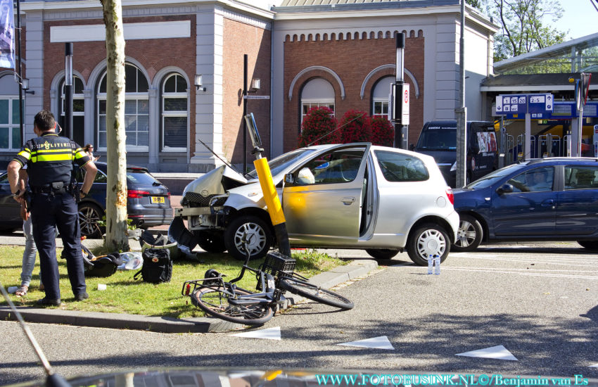 Aanrijding letsel Burgemeester de Raadtsingel in Dordrecht.