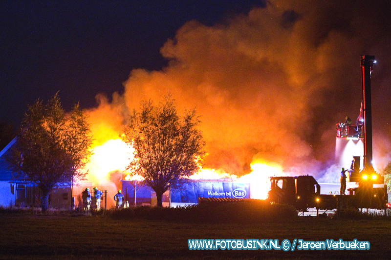 Zeer grote brand aan de Kerkweg in Brandwijk.