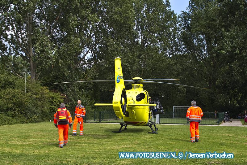 Traumahelikopter opgeroepen voor medische noodsituatie aan de Zijldiep in Dordrecht.