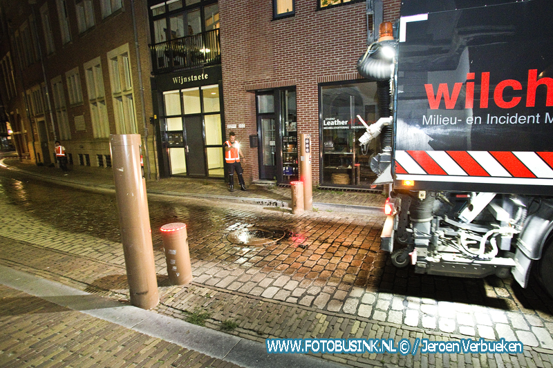 Personenauto op Poller aan de Wijnstraat in Dordrecht.