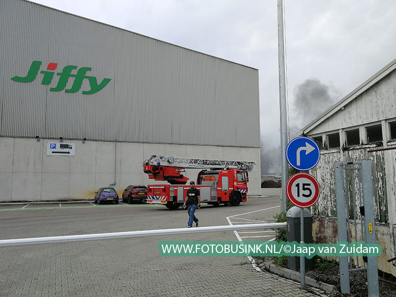 Middelbrand bij potgrondfabriek in Zwijndrecht