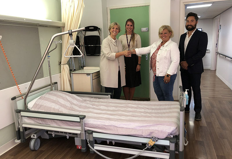 Gulle schenking van zes anti-valbedden voor Geriatrie in ASz