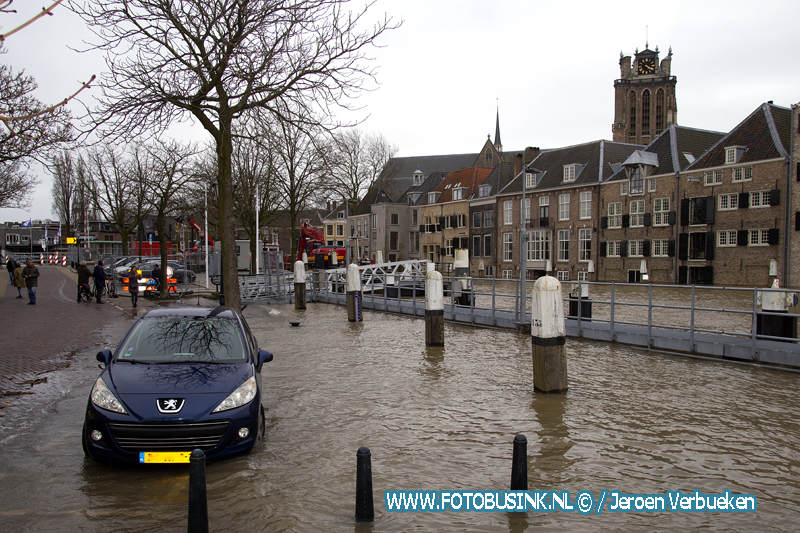 Hoog water in de binnenstad van Dordrecht.