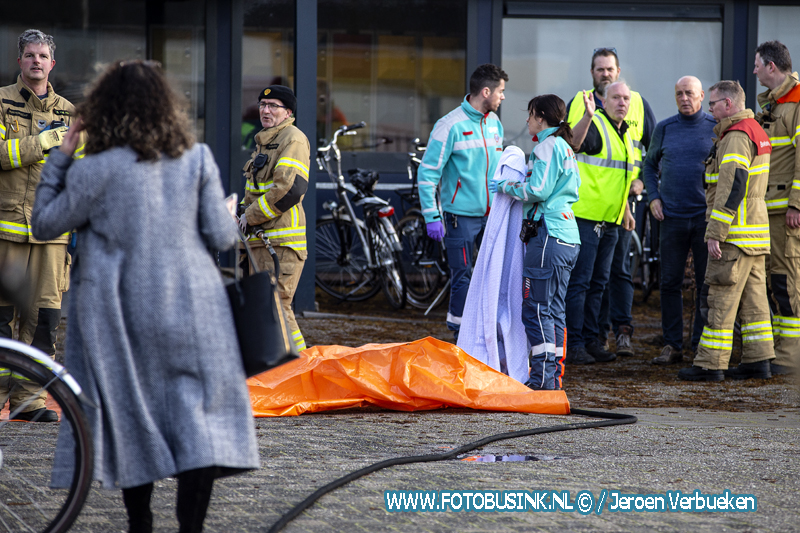 Twee mensen gewond in het Willem de Zwijger College in Papendrecht bij een incident met gootsteenontstopper.