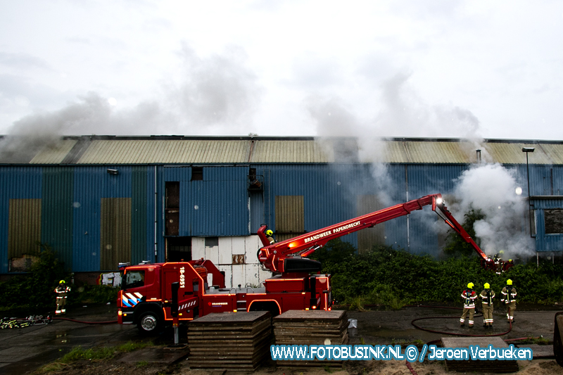 Brandweer maakt grip 1 voor brand in Alblasserdam.
