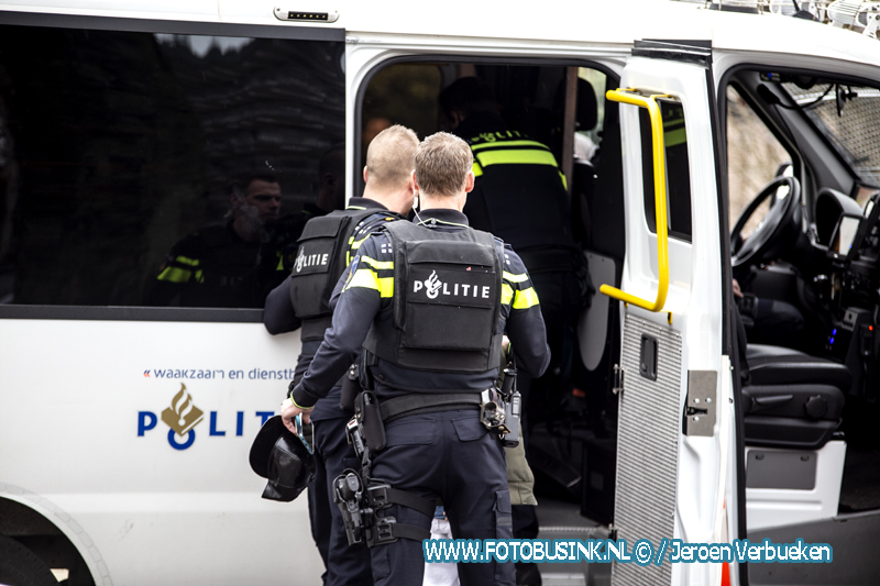 Hulpdiensten massaal opgeroepen voor schietpartij aan het Vinkplein in Zwijndrecht.