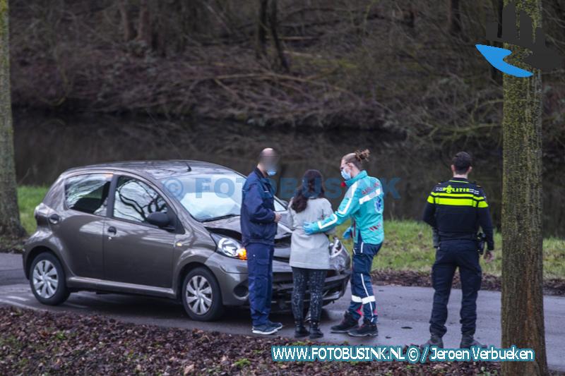 Hulpdiensten opgeroepen voor een ongeval letsel aan de Amstelwijckweg in Dordrecht.