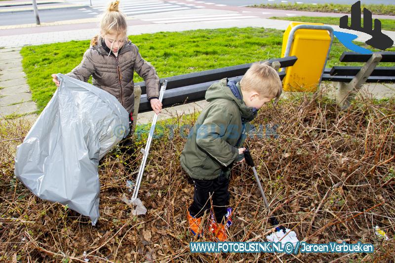 Kinderen in actie tijdens de landelijk opschoondag.