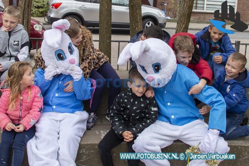 Paasfeest aan de Vermeerstraat in Zwijndrecht.