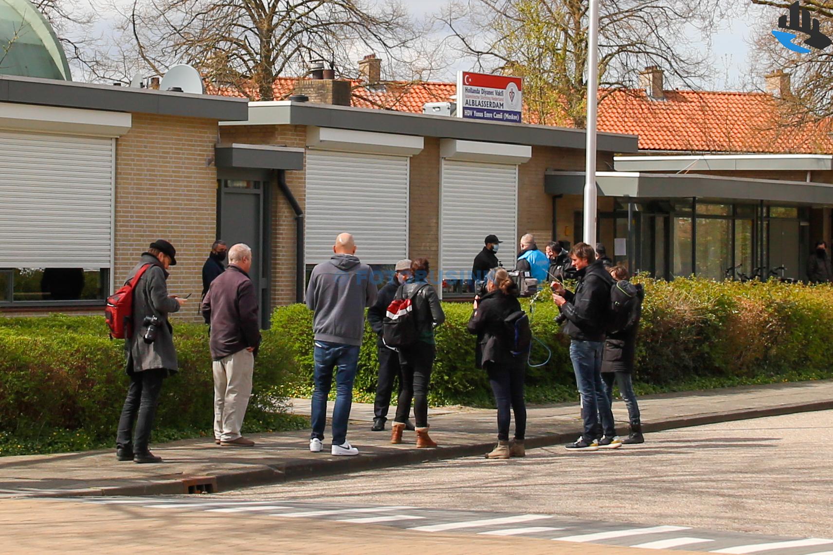 Veel media aanwezig moskee Alblasserdam