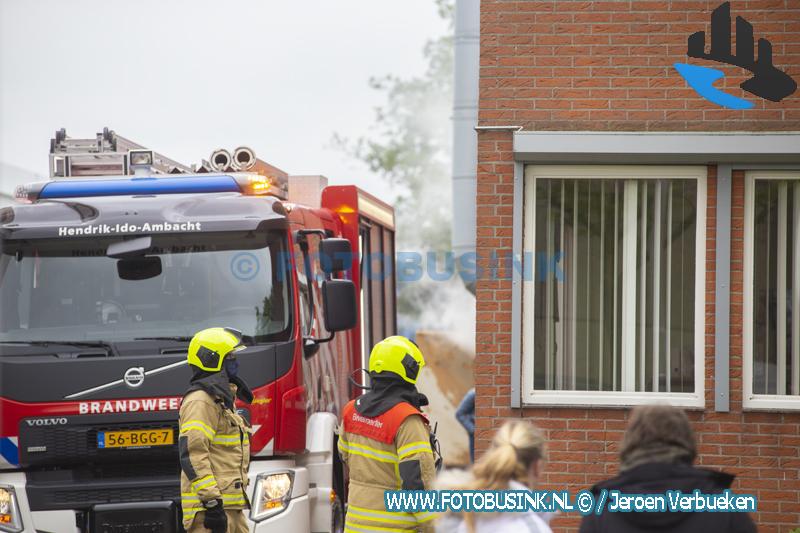 Middelbrand bij bedrijf aan de Veersedijk in Hendrik Ido Ambacht.