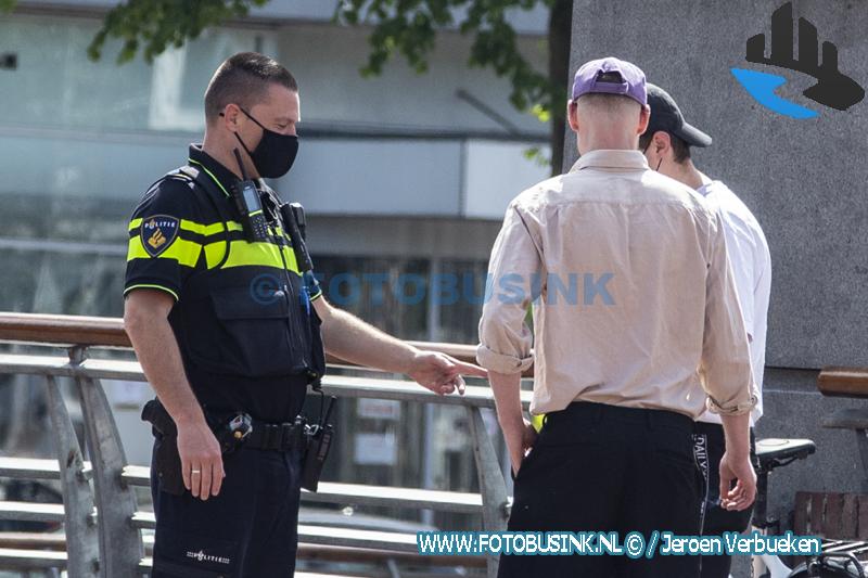 Preventieve fouilleeractie op de Spuibrug in Dordrecht