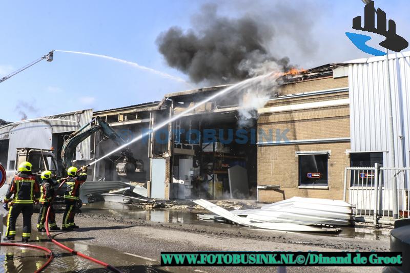 Grote brand in Lekkerkerk veroorzaakt overlast in de regio