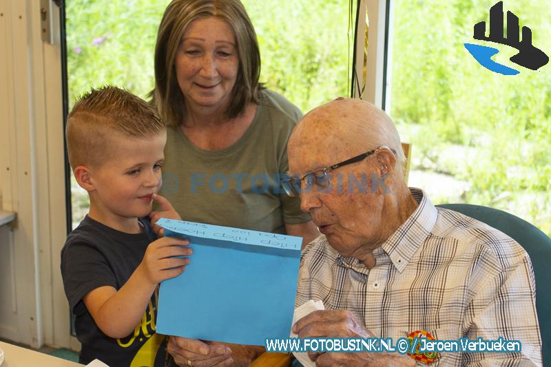 Dordtse schipper en brugwachter Henk Schot 100 jaar