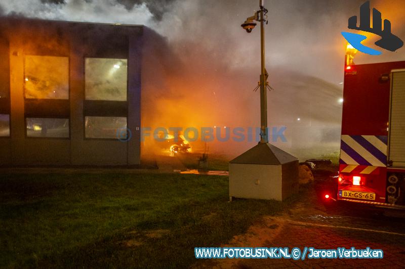 Zeer grote brand aan de Kreekweg in Zwijndrecht.