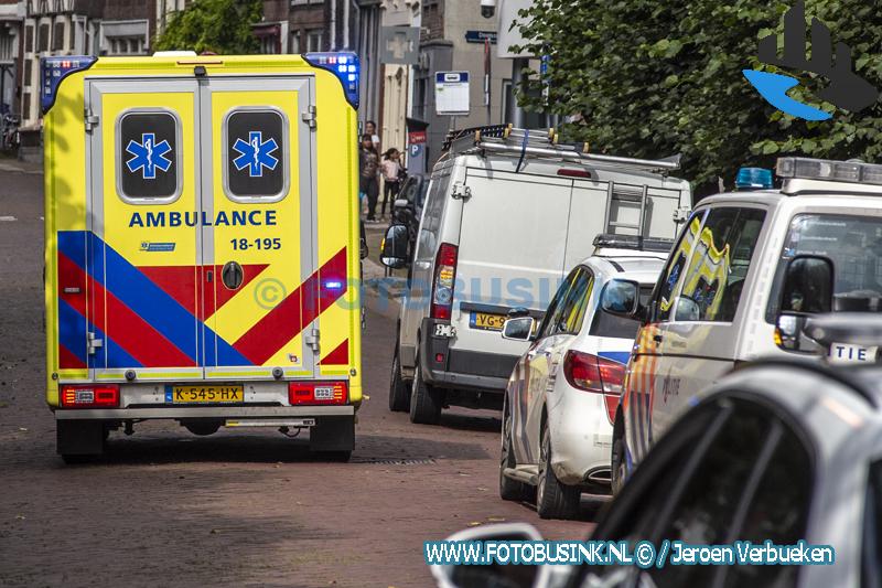 Man zwaar gewond na val van hoge steiger aan de Steegoversloot in Dordrecht