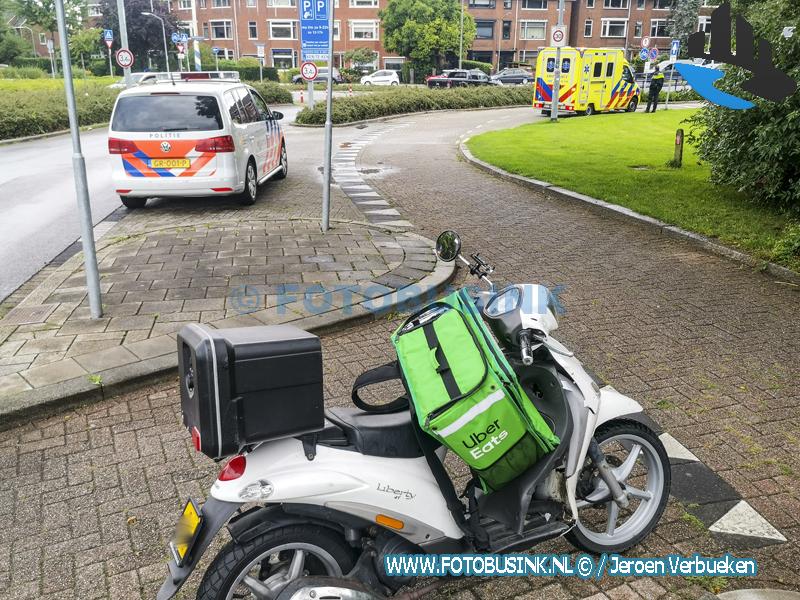 Bezorger gewond naar het ziekenhuis na ongeval aan het Van Bearleplantsoen in Dordrecht