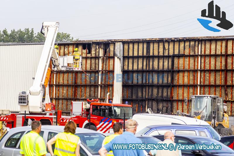 Grote brand bij Peute Recycling in Dordrecht snel onder controle