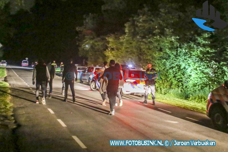 Politie beëindigt illegaal feest in recreatiegebied de Merwelanden in Dordrecht