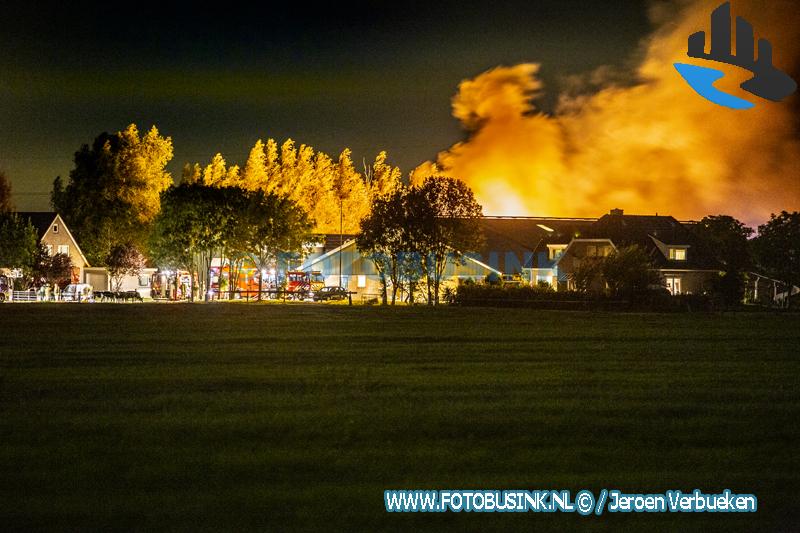 Grote uitslaande brand aan de Parallelweg in Sliedrecht