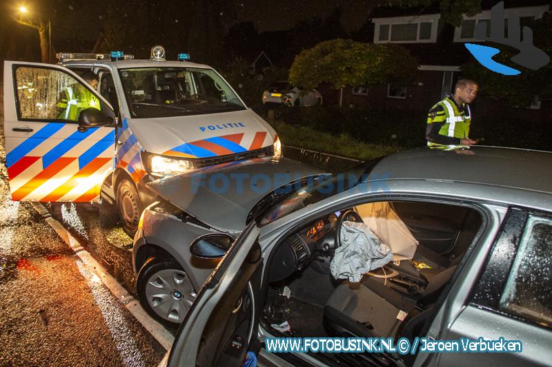Dronken vrouw klap frontaal op politiebus aan de Rijksstraatweg in Dordrecht