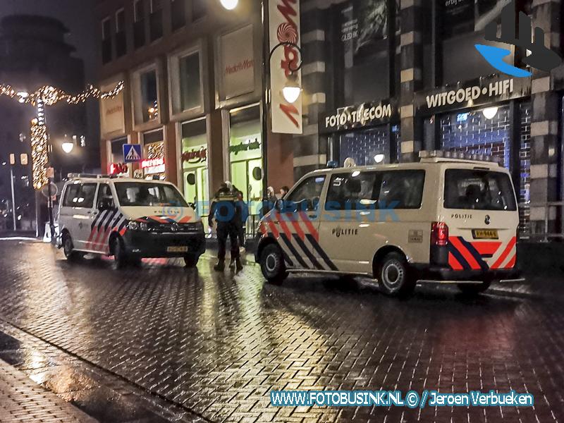 Politie bewaakt binnenstad van Dordrecht na aankondiging van de nieuwe Coronamaatregelen