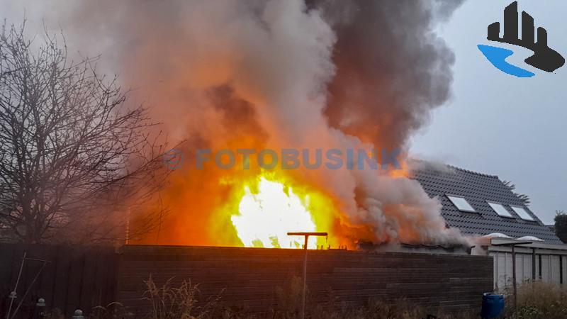 Uitslaande brand aan de Frederik Hendrikstraat in Hendrik-Ido-Ambacht