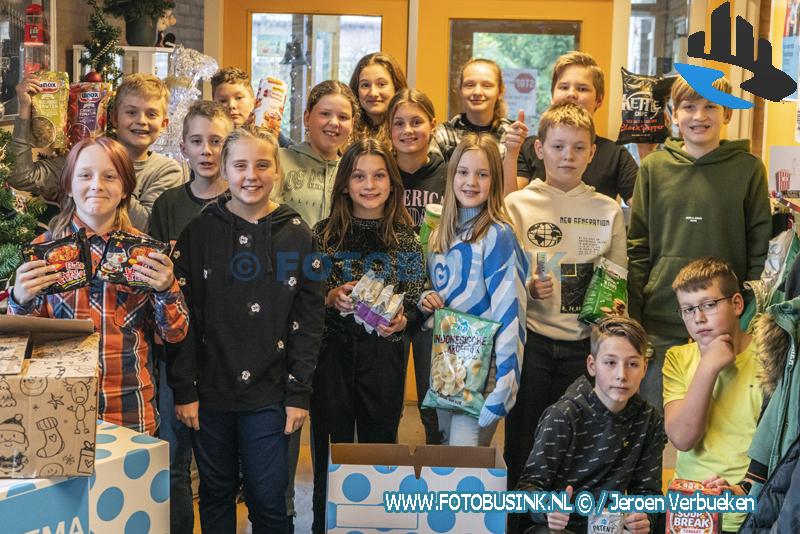 Kinderen uit Zwijndrecht verzamelen voedsel voor de voedselbank