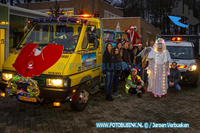 Dierenzorgcentrum Louterbloemen overhandigd cheque