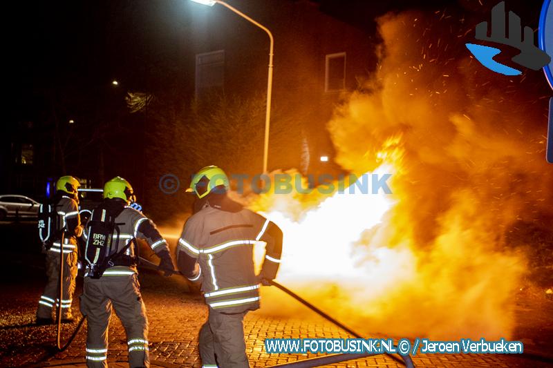 Auto in brand gestoken Jacob Catsstraat Dordrecht