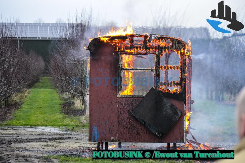Bouwkeet in brand aan de Matenasche Scheidkade in Papendrecht