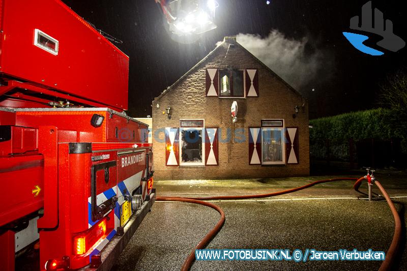 Middelbrand aan de Spoorstraat in Prinsenbeek