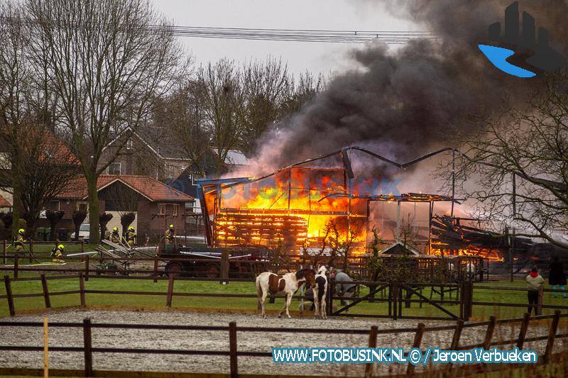 Grote brand aan de Hoeksedijk in Maasdam