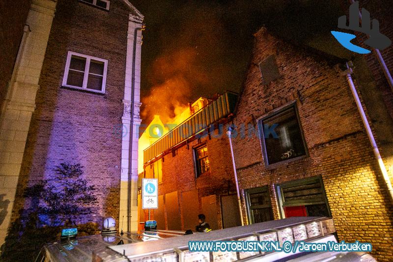 Uitslaande brand aan de Voorstraat in Dordrecht