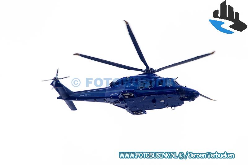 Politiehelikopter en veel hulpdiensten aanwezig na aantreffen gewonde vrouw aan de Papendrechtsestraat in Dordrecht