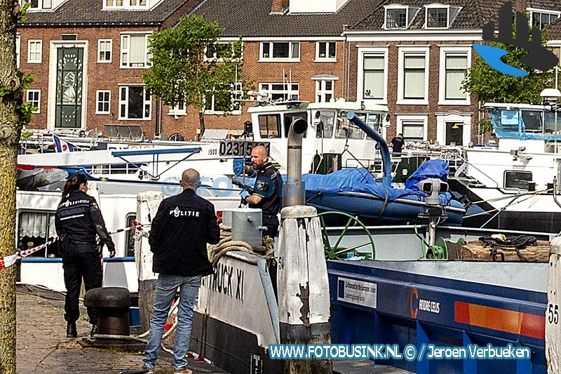 Overleden persoon in Dordtse Kalkhaven aangetroffen politie doet onderzoek