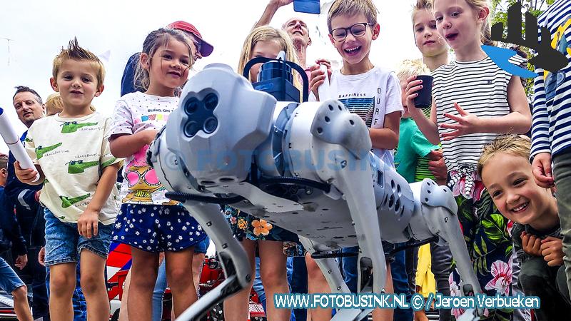 Open dag brandweer Papendrecht groot succes er was zelfs een robothond