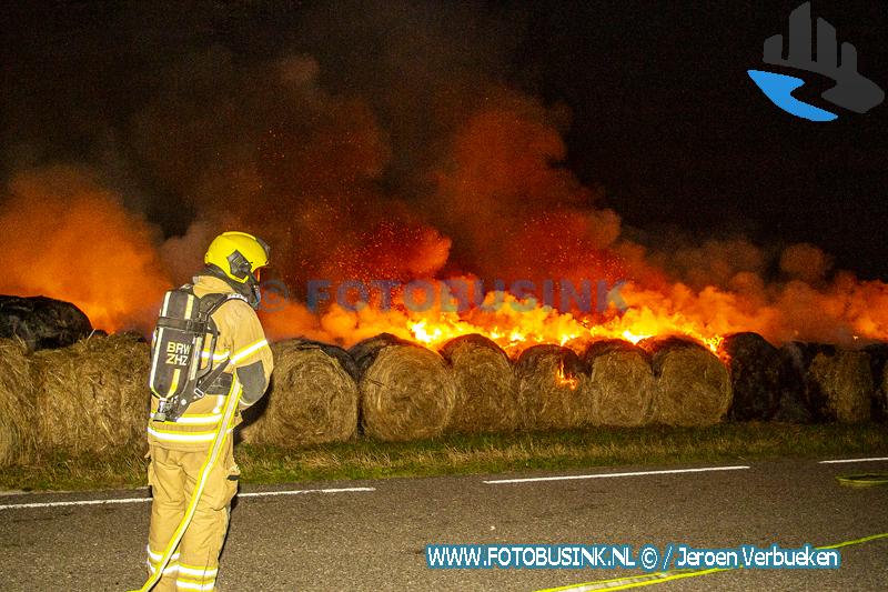 Tientallen hooibalen in de brand aan de Damseweg in Ottoland