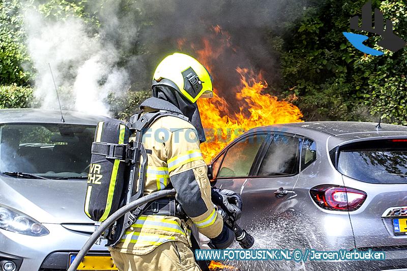 Auto in brand bij zorgcentrum Sterrenlanden aan de Minnaertweg in Dordrecht