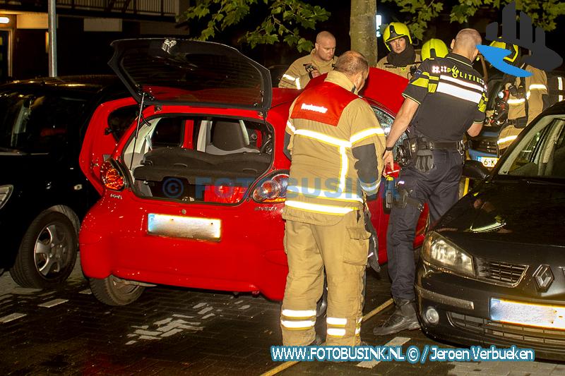 Auto in brand aan het Ooievaarplein in Zwijndrecht