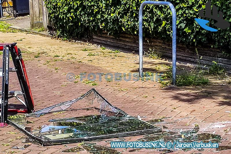 Glaszetter loopt slagaderlijke bloeding op tijdens werkzaamheden aan de Mataramstraat in Dordrecht