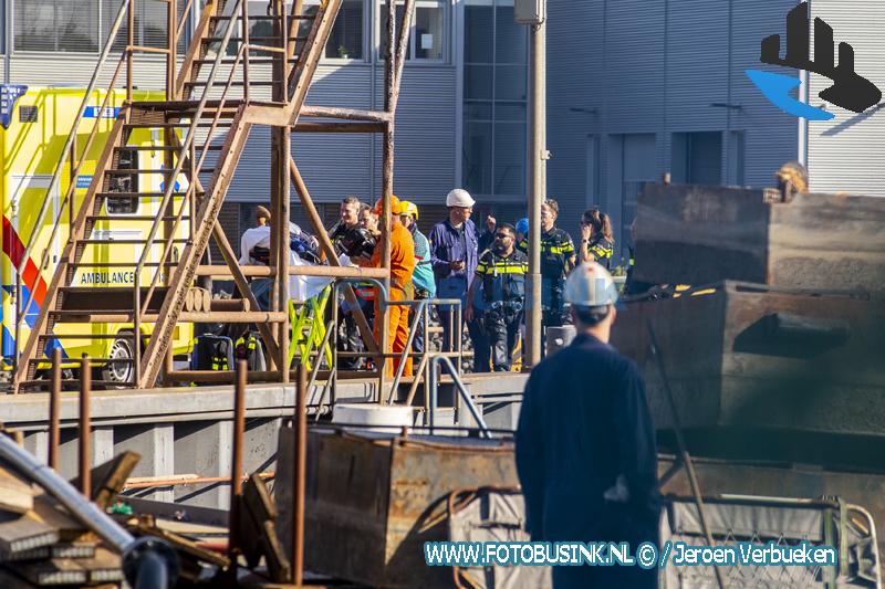 Traumateam opgeroepen voor bedrijfsongeval bij scheepswerf Kooiman Hoebee in Dordrecht