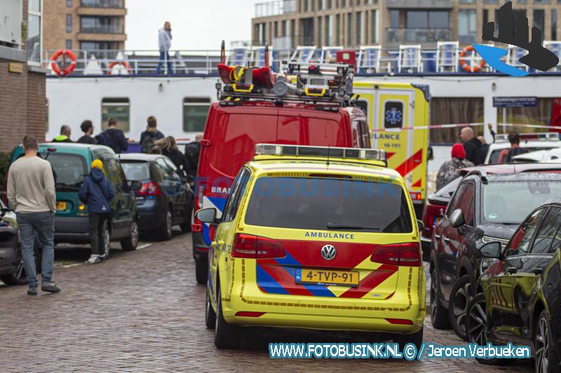 Hulpdiensten massaal opgeroepen voor 2 drenkelingen in het Wantij in Dordrecht