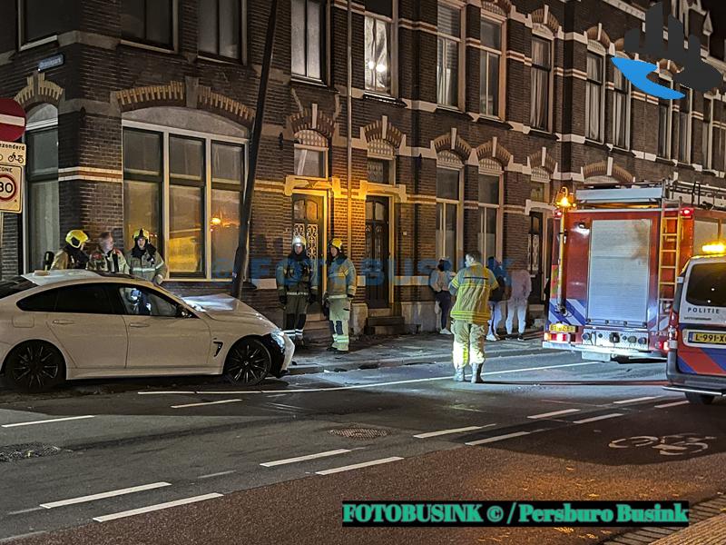 Bestuurder spoorloos na crash met BMW op de Toulonselaan in Dordrecht