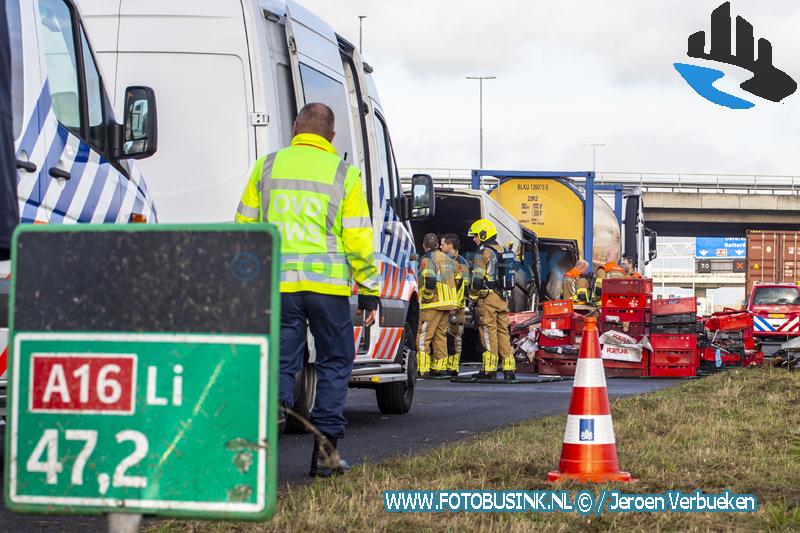 Bestuurder bestelbus overleden na ernstig ongeval A16 Klaverpolder