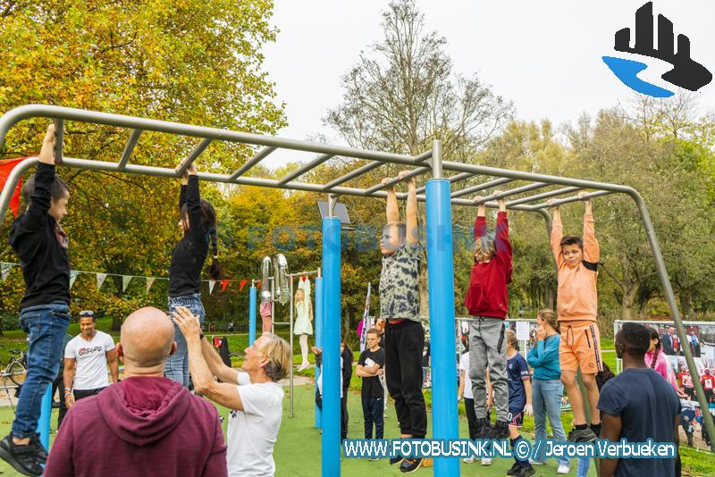 Calisthenics Project viert het 10-jarig jubileum in het Sterrenburgpark in Dordrecht