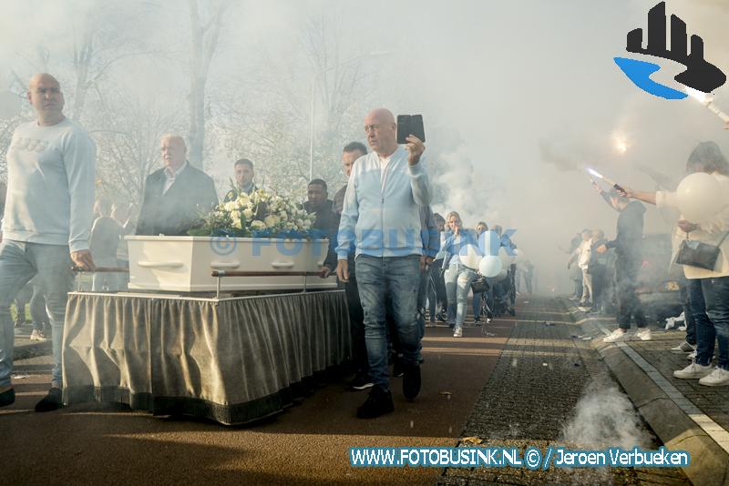 Veel vrienden familie en buurtbewoners aanwezig bij indrukwekkend afscheid van de Dordtse Henkie